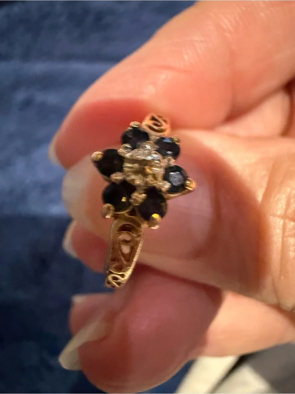 Vintage 10K Yellow Gold Genuine Sapphire and Diamond Flower Cluster Ring